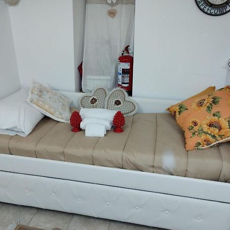 Al Bianco Nido White Stone Apt In มาร์ตินาฟรังกา ภายนอก รูปภาพ
